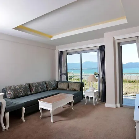 Daphne C Blok Apartment